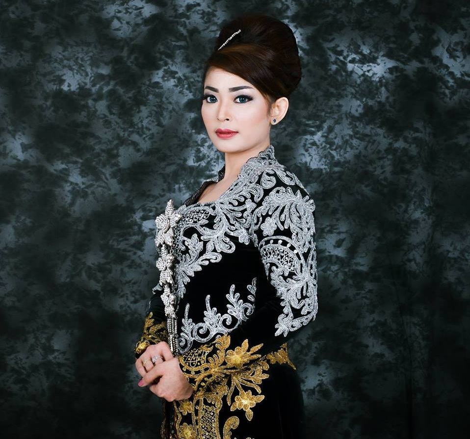 Peramal tarot jogja, Tarot Yogyakarta, Hipnoterapi Jogja, Jeng Bella