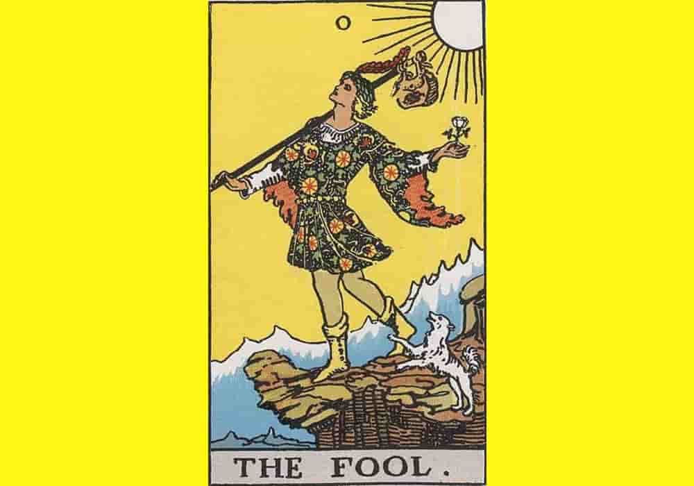 Arti kartu Tarot the Fools atau si Bodoh menggambarkan sebuah perjalanan tanpa diikuti dengan kekhawatiran dan ketakutan akan apa yg terjadi.