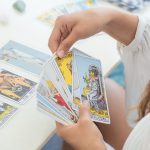 Arti kartu 8 of Pentacles